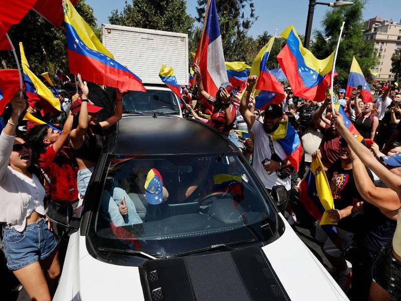Tras la captura de Nicolás Maduro, venezolanos salieron a las calles a celebrar la esperanza de una Venezuela libre.