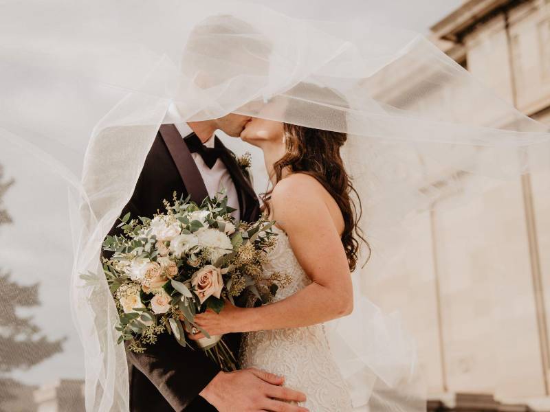 Miles de parejas hondureñas anualmente siguen dándose el sí, acepto para convertir su relación en un matrimonio.