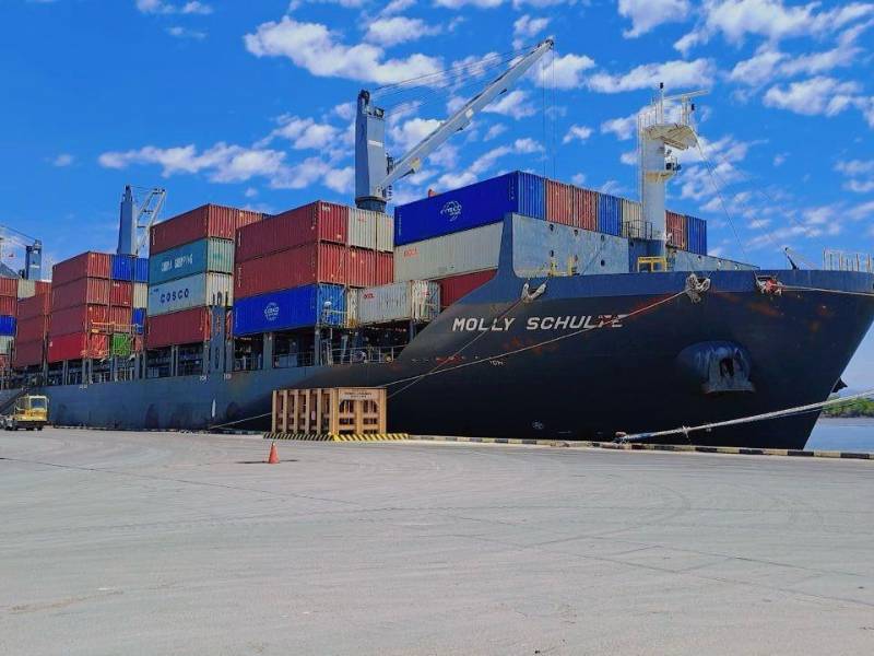 <b>El RIT permite importar insumos y maquinarias para la producción libre de impuestos.</b>