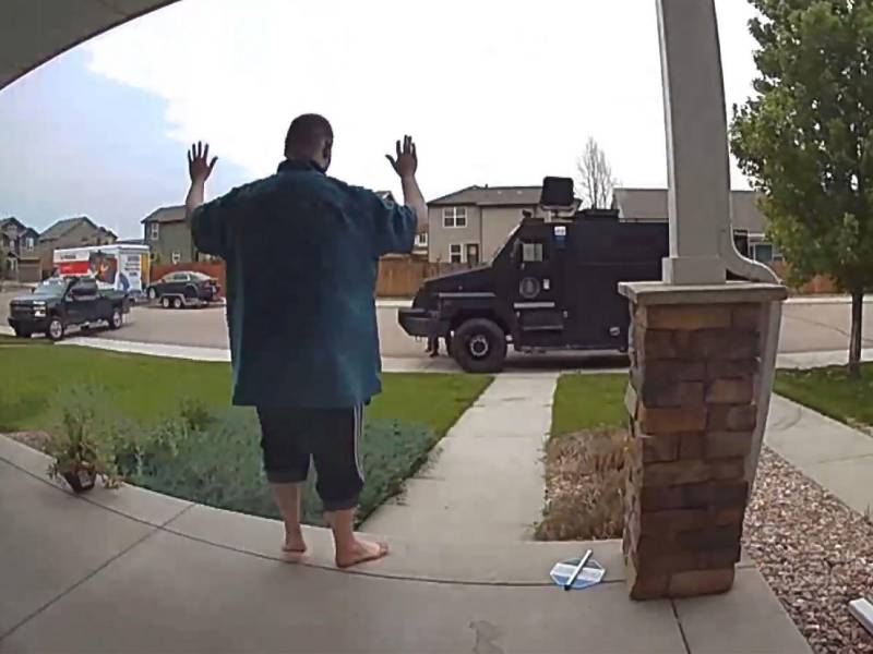 El sospechoso ya había sido detenido por las autoridades tras amenazar a su madre, según medios locales.