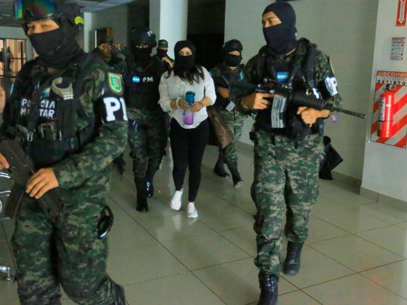 La exfiscal Francia Sofía Medina aún no sabrá el fallo del tribunal, pues su defensa tiene un amparo en la sala constitucional que primero deberá ser resuelto por los magistrados.