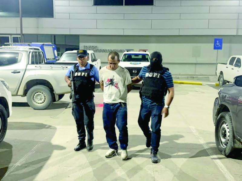 <b>Geovany Agurcia fue capturado por agentes de la Dirección Policial de Investigaciones (DPI).</b>