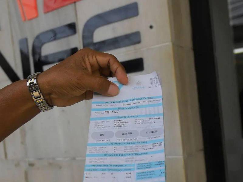 Consumidores y sectores productivos esperan decisiones del Gobierno tras la culminación del subsidio a la energía eléctrica en Honduras.