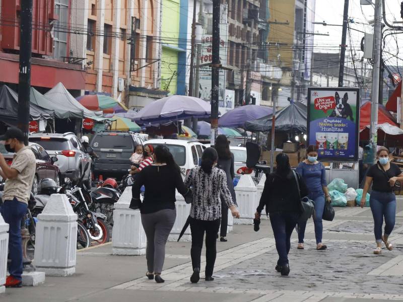 La tasa del desempleo visible es del 27% y la tasa del subempleo invisible es del 43%, según el INE. Foto Franklyn Muñoz.