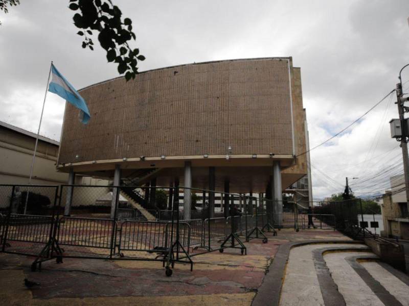 Ninguno de los partidos políticos tiene 65 diputados, necesarios para elegir la Junta Directiva del Congreso Nacional.