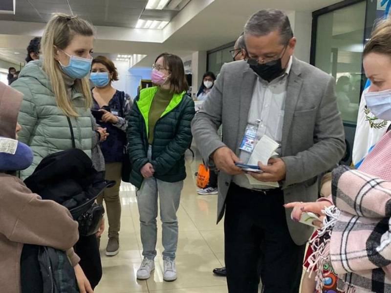 El itinerario de viaje fue Varsovia, Ámsterdam, Panamá y Guatemala.