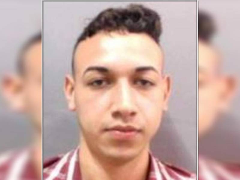 Edgar Misael Velásquez ( 21 años), agente de Policía asignación a DIPOL, Olancho.