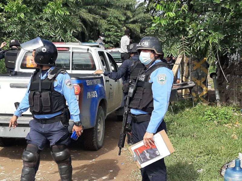 La Policía tuvo que intervenir para evitar que nuevamente El Remolino fuera invadida.