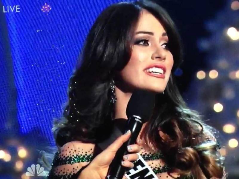 Irene Sofía Esser Quintero, Miss Venezuela 2012 - Después de diez años, aún las personas suelen tomar como un “meme” la respuesta de Irene. La representante de Venezuela era una de las grandes favoritas; sin embargo, al preguntarle qué ley promulgaría y por qué, terminó hablando sobre su pasión por el surf y las olas.