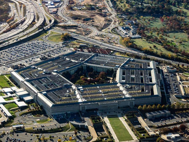 Vista aérea del Pentágono en Arlington, Virginia, 31 de octubre de 2025. Mientras se reinventa la guerra en Ucrania y Silicon Valley se apresura a mantener su liderazgo en inteligencia artificial.