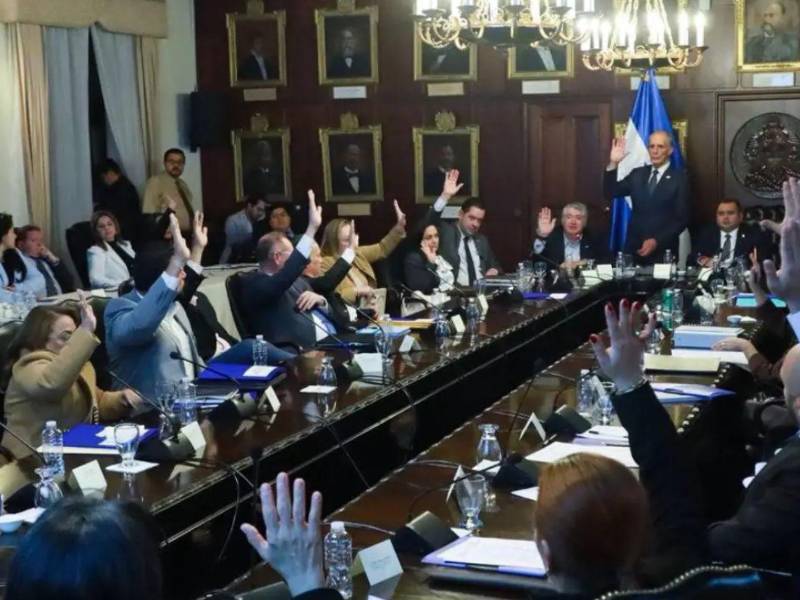 Los ministros del gobierno de Nasry Asfura administran instituciones que avanzan a ritmos distintos en el uso de sus recursos: 51 de las 115 analizadas no habían ejecutado ni el 40% de su presupuesto hasta julio de 2026.