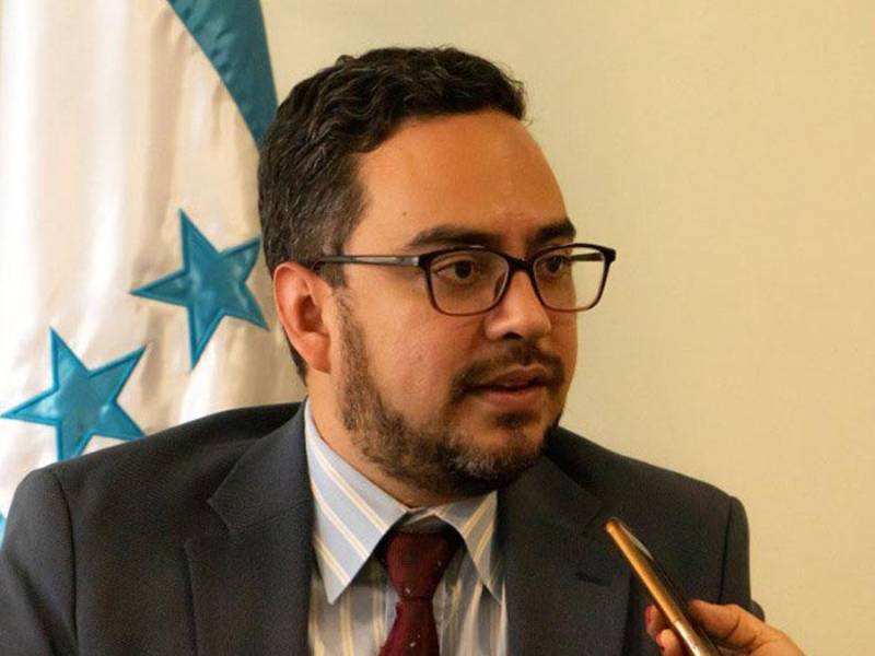 El director ejecutivo del INM, Allan Alvarenga.