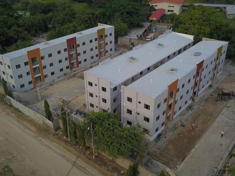 La primera etapa de Hábitat de la Cordillera se concluyó en 2021 y consistió en la edificación de tres edificios que albergan 54 apartamentos.