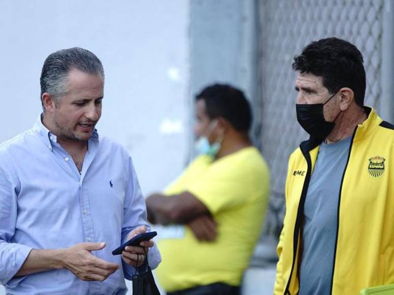 Elías Burbara se despidió personalmente de Héctor Vargas.