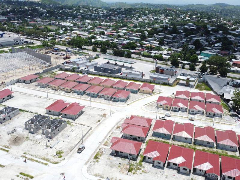 El llamado sector de las Villas Españolas, en el sector de los Cármenes, es en la actualidad el único lugar de San Pedro Sula donde aún se construyen viviendas cuyos precios no superan los dos millones de lempiras.
