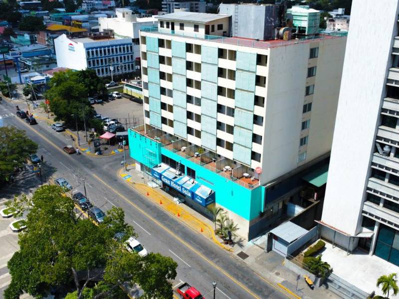 Desde 2021, el edificio donde funcionó por varias décadas el emblemático Hotel Sula está en venta.