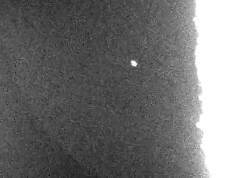 Videos del 30 de octubre y del 1 de noviembre captaron posibles impactos en la Luna.