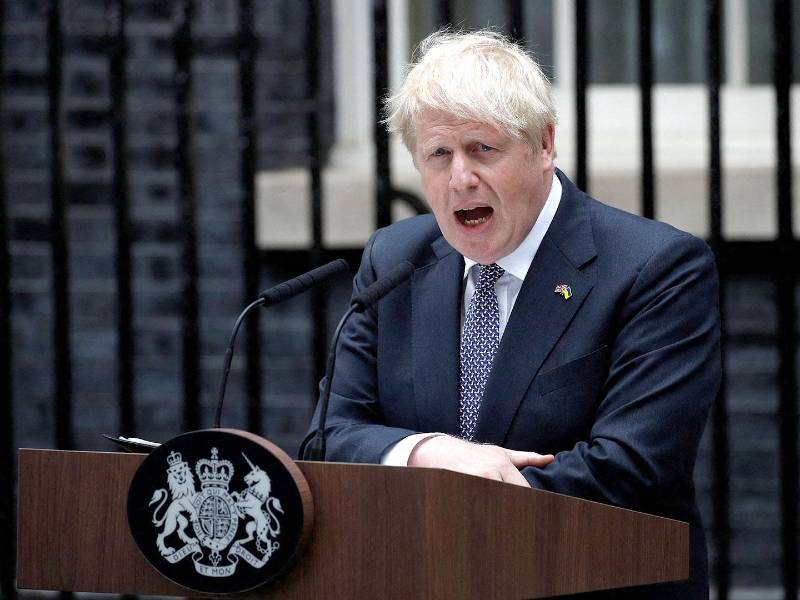 Johnson seguirá gobernando hasta que se nombre a un sucesor.