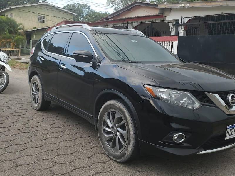 La camioneta Nissan fue conducida por el sicario luego del crimen.