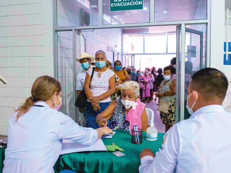 Primera Feria del Adulto Mayor reúne a más de 200 abuelos en San Pedro Sula
