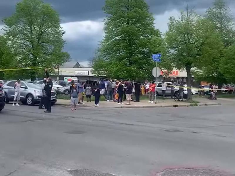 En la zona la gente salió corriendo después de escuchar los disparos.