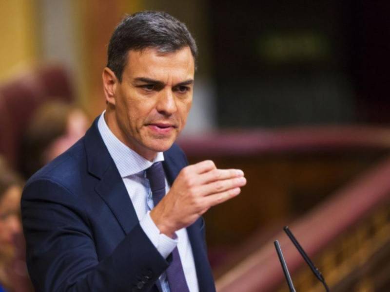 El presidente Pedro Sánchez se encuentra bien y seguirá trabajando desde su residencia, según comunicado del gobierno español.