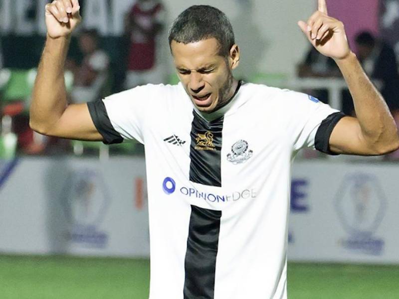 Eddie Hernández hizo el segundo gol en la victoria de su equipo. El marcador final fue 2-1 sobre <b>Sreenidi Deccan.</b>