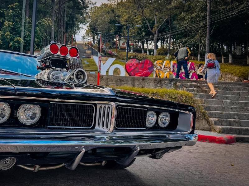 Auto clásicos exhibidos en Santa Rosa de Copán.