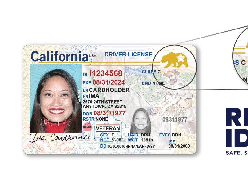 El Real ID debe de tener una estrella en el lateral derecho.