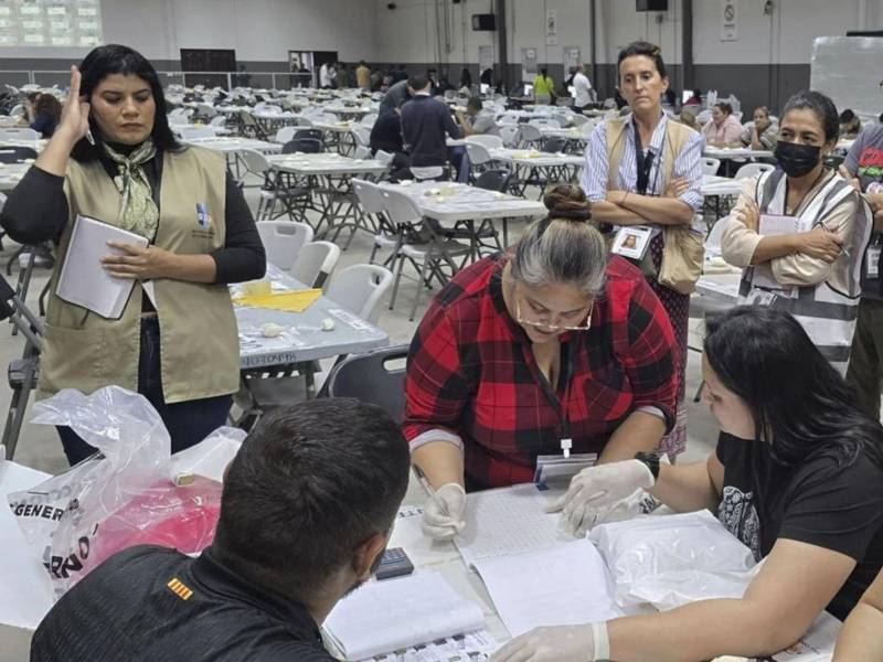 Los escrutadores especiales fueron convocados este lunes para realizar la revisión de inconsistencias en 66 corporaciones municipales.
