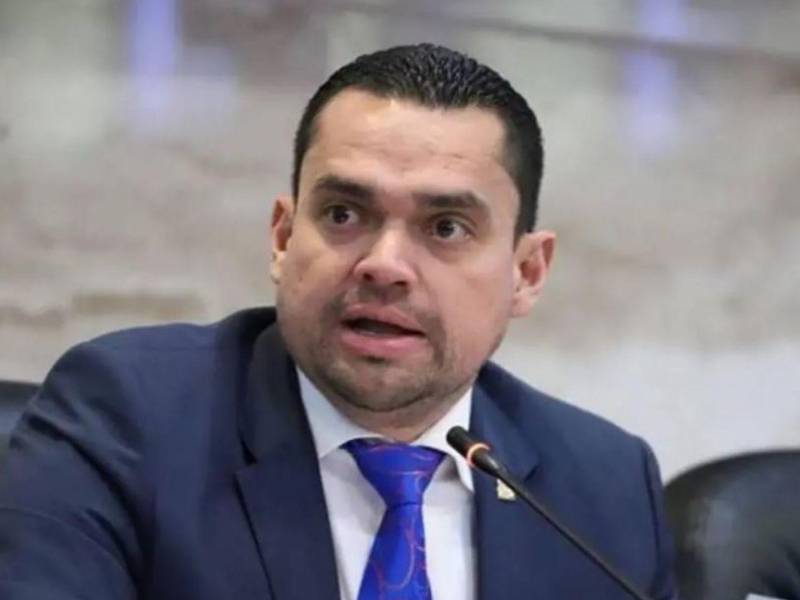 Tomás Zambrano es un experimentado diputado y una trayectoria de dos décadas.