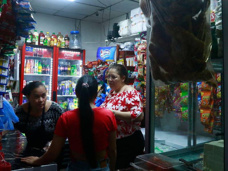 Las altas temperaturas y la sobrecarga en las líneas eléctricas provocan interrupciones prolongadas del servicio en locales comerciales y viviendas.