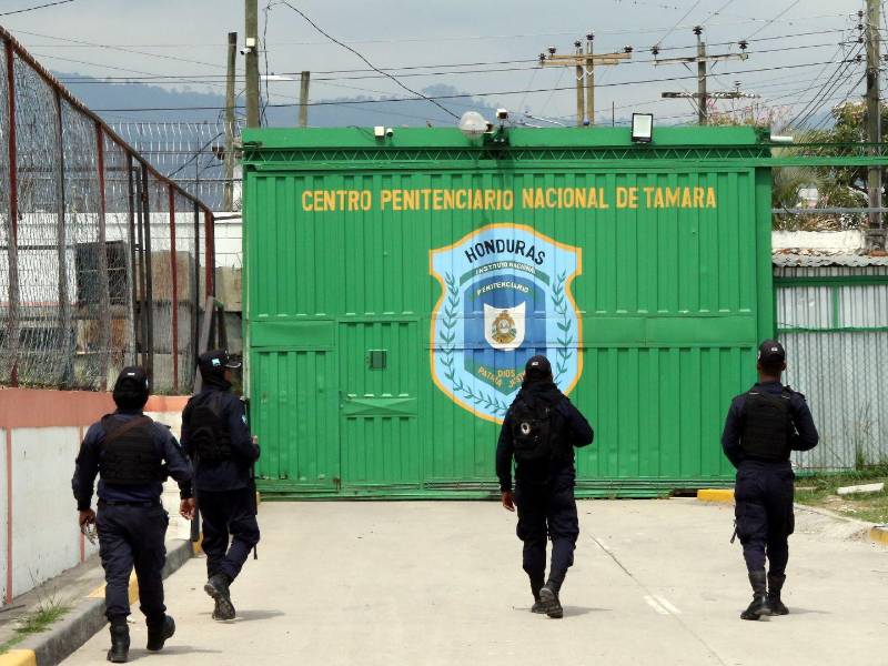 En septiembre de 2025, el coronel Karllthers Medina entregó la dirección del centro penitenciario de Támara al coronel Juan Carlos Osorto Castillo.