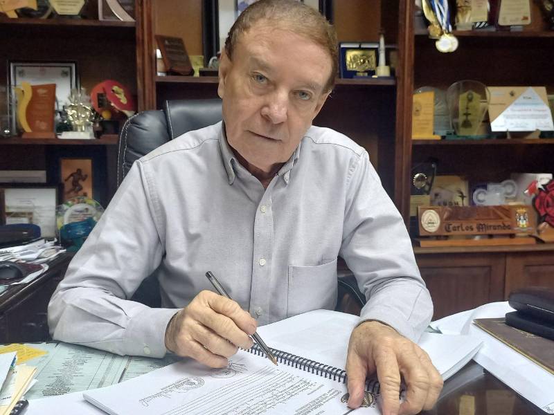 Carlos Miranda fue reelegido para un nuevo período como alcalde de Comayagua. Promete macroproyectos, empleo y mejorar la movilidad urbana.
