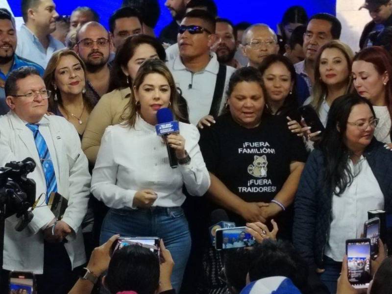 Comparecencia de prensa en el bunker del Partido Nacional tras conocerse la declaratoria por parte del CNE.