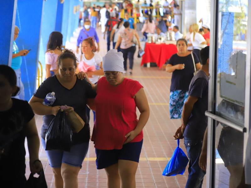 En San Pedro Sula, los pacientes con enfermedades crónicas y urgencias médicas son quienes más enfrentan los efectos de la falta de subespecialistas.