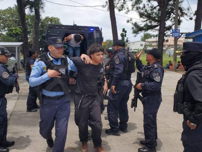 Los sospechosos permanecen detenidos en La Ceiba.