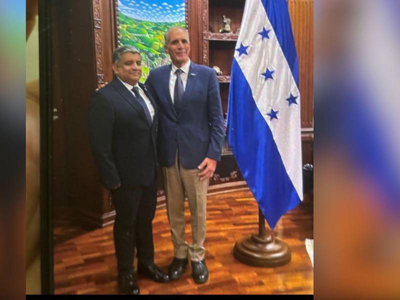 Este martes, el presidente Nasry Asfura nombró nuevamente a Roberto Aldana Zelaya al frente de la DNII.