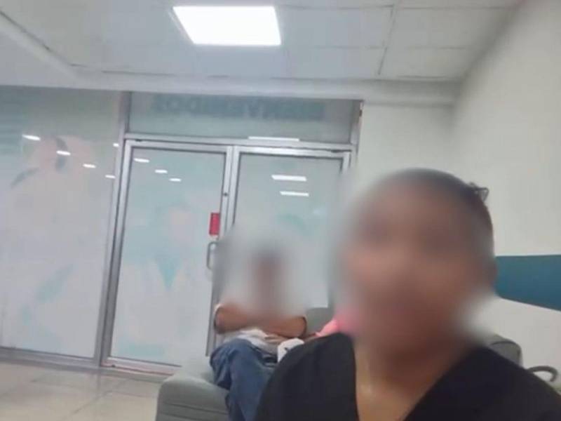 Las instalaciones están acondicionadas como clínicas, pero no se observaron permisos de salud o títulos de médicos.