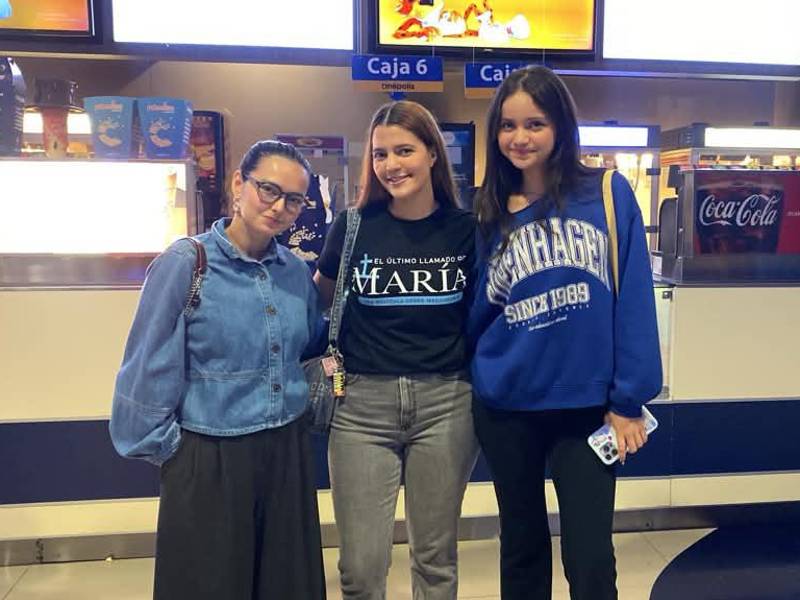 Alejandra Martell, Camila Vijil y Natalia Bonilla