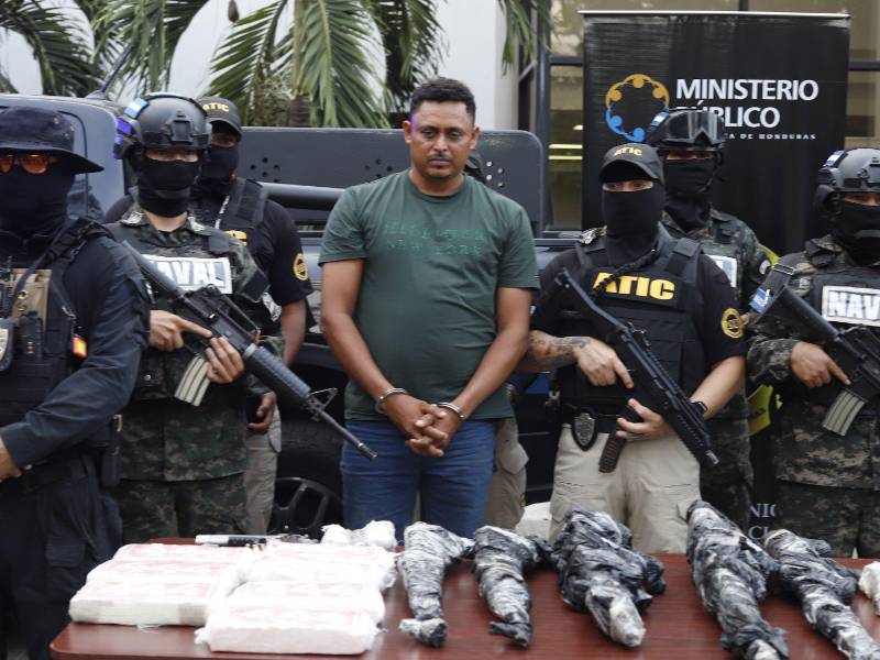 Harber Ulises Chávez Pérez, miembro de Los Coleman, fue capturado durante los allanamientos cuando intentaba huir en una lancha.