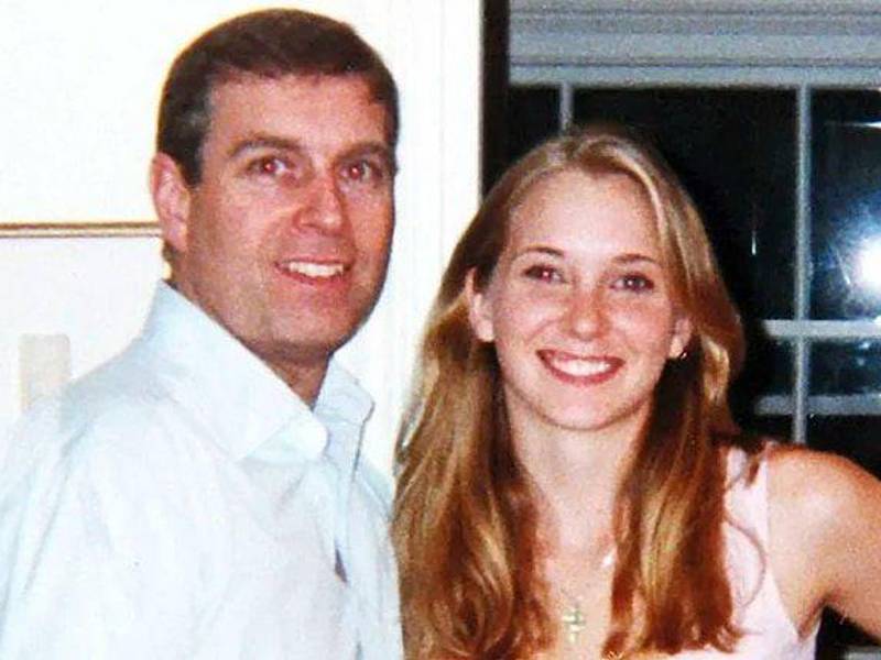 Virginia Giuffre reveló una imagen junto al príncipe Andrés cuando ella era una adolescente.