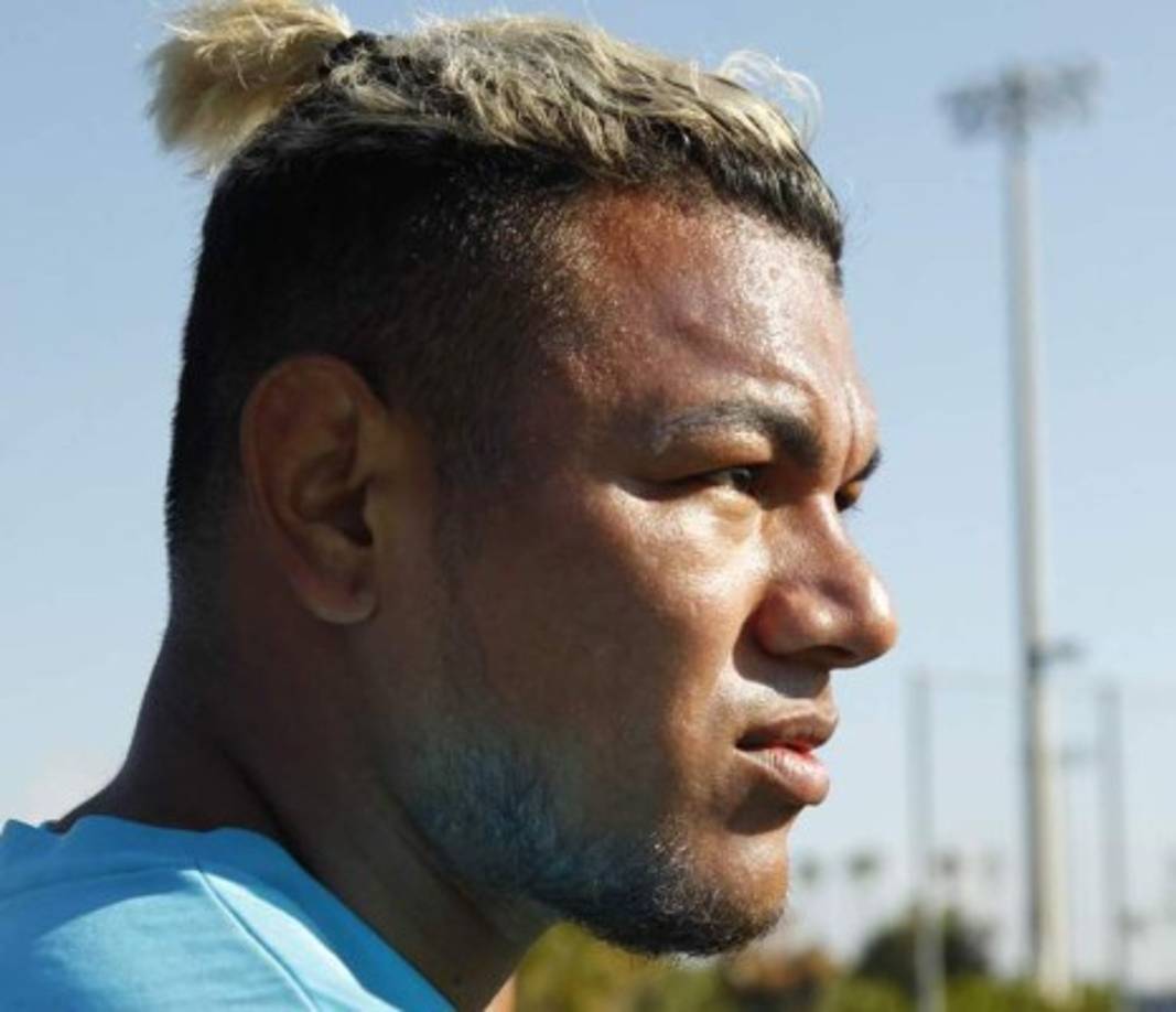 Mario Martínez: El mediocampista se despidió de Egipto y mediante su cuenta oficial de Instagram ha reconocido tener ofertas del Olimpia y del Real España. Aunque ha señalado que va a esperar la Copa Oro para decidir su futuro.