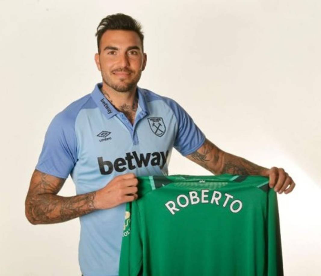 El portero español Roberto Jiménez ha sido fichado por el West Ham United de la Premier League. El exarquero del Espanyol firma con los hammers por dos temporadas. Fuera de España jugó en el Benfica y Olympiacos.