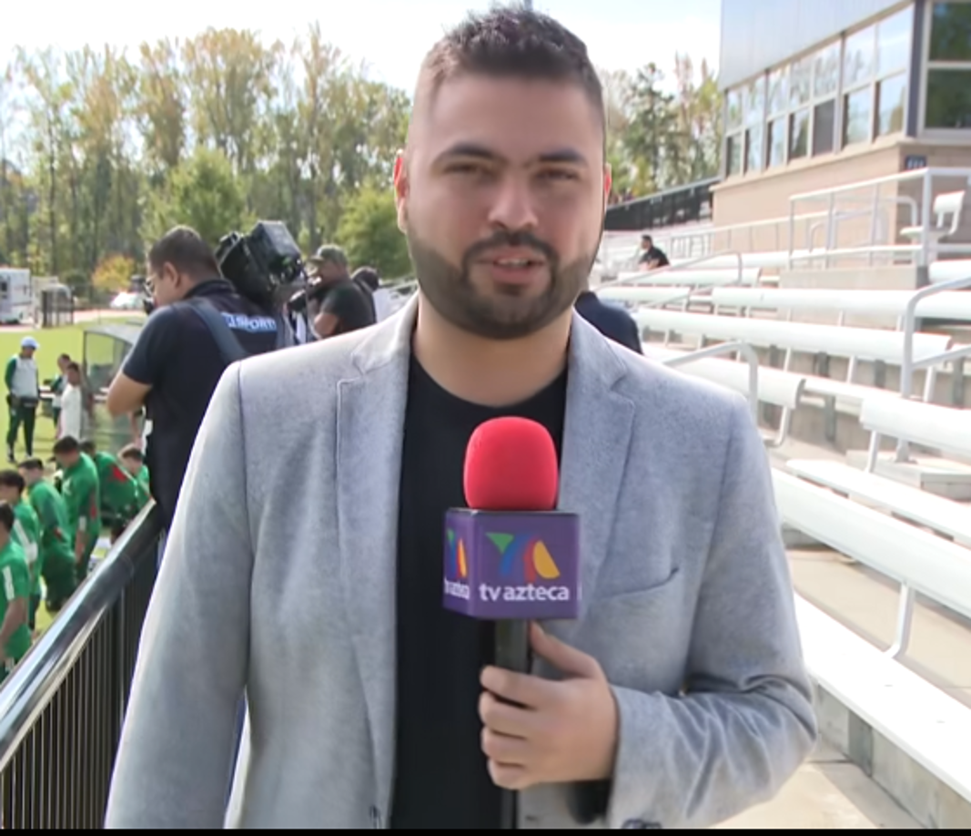 “Sobre todo, para que ustedes se den una idea, es una ciudad que está entre montañas, entonces, las calles son angostas, no hay espacios muy amplios de terrenos, grandes como para tener avenidas amplias. Es una ciudad que está enclavada sobre una zona montañosa, las calles son muy angostas y eso genera mucho tráfico en la hora pico”, manifestó el comunicador mexicano.