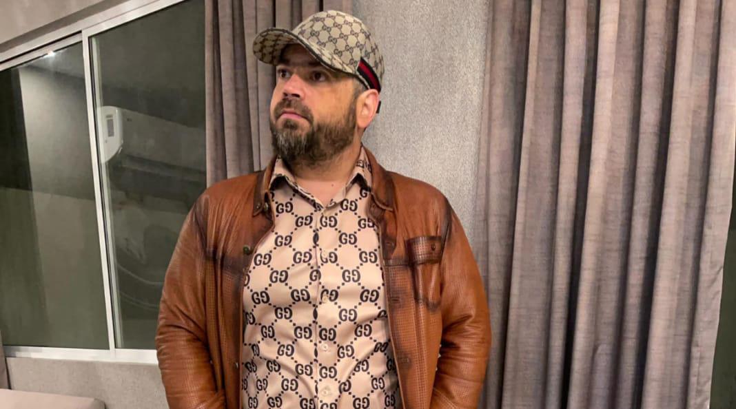 Acribillan a Camilo Ochoa, El Alucín, en el baño de su casa