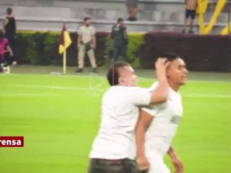 Daniel Cataño fue agredido por la espalda por un aficionado que terminó en la cárcel.