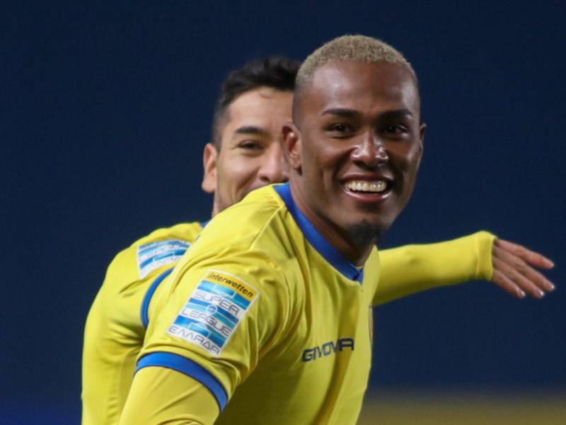 Deiby Flores anotó un doblete pero no le alcanzó.