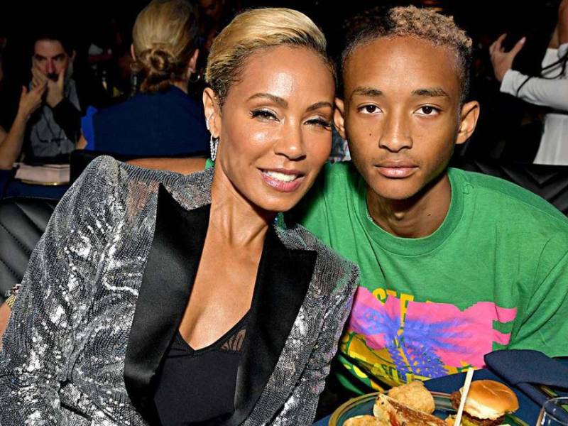Jada junto a su hijo Jaden Smith en una foto de archivo.