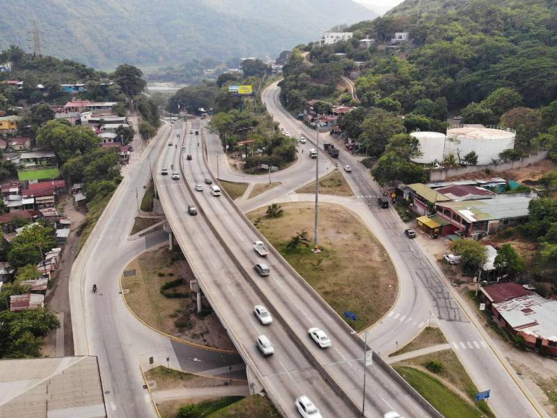 La obra, que se ejecutará con fondos gubernamentales, vendrá a aliviar el tráfico vehicular en el bulevar del sur.
